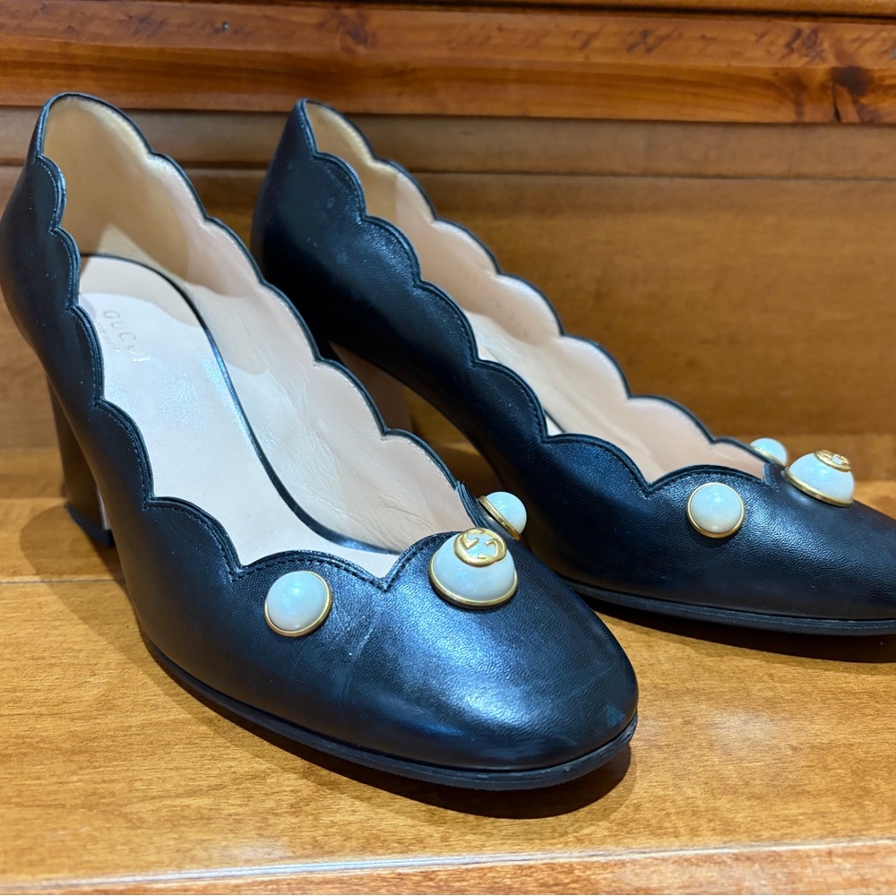 Gucci leather pumps black size 37.5 (7-7.5) scalloped, black - Picture 2 of 8